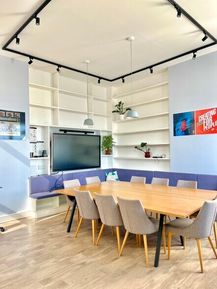 51 Rue Sainte-Anne, Paris à louer - Photo du bâtiment - Image 3 de 12