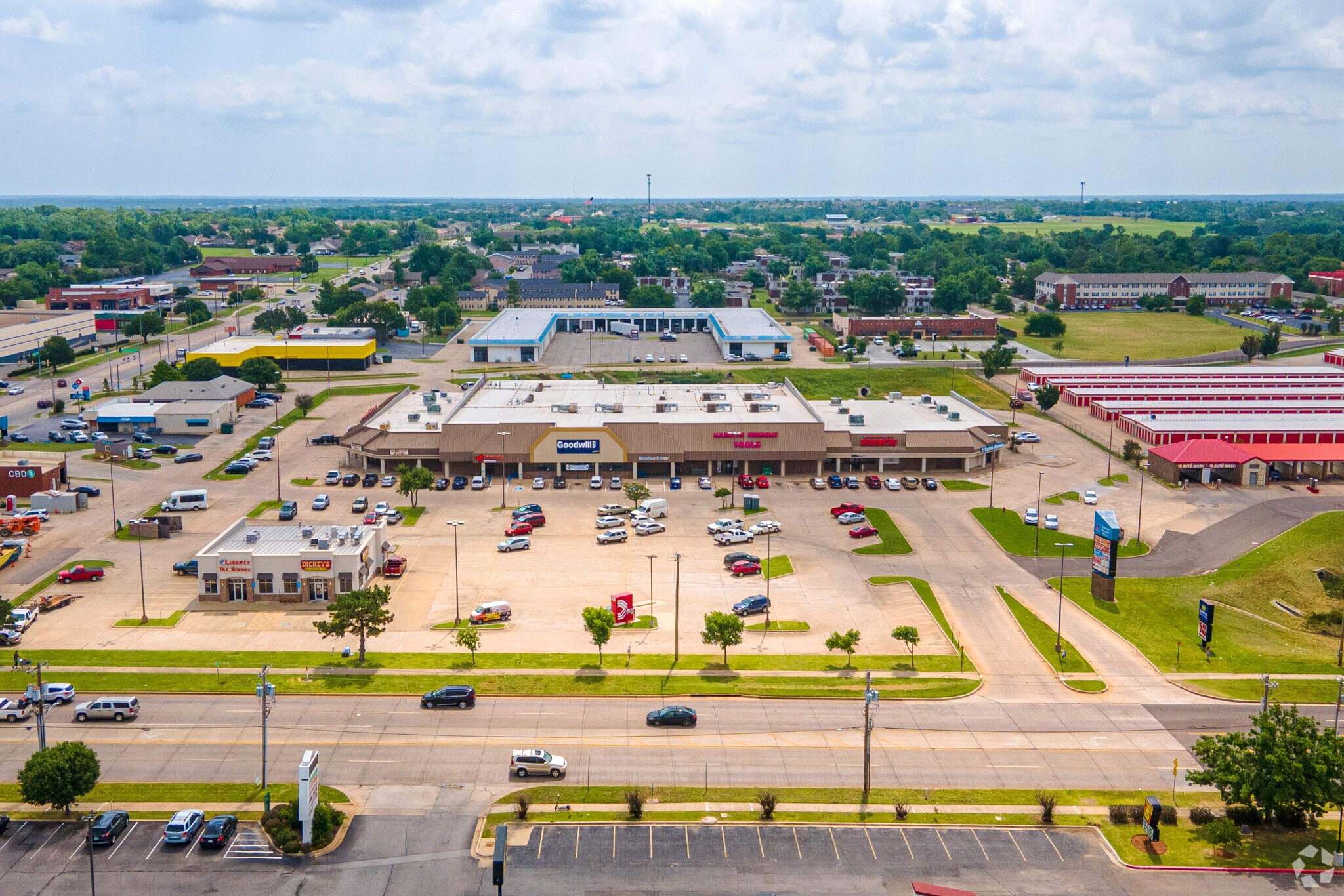 149-155 12th Ave, Norman, OK à louer Photo du bâtiment- Image 1 de 5
