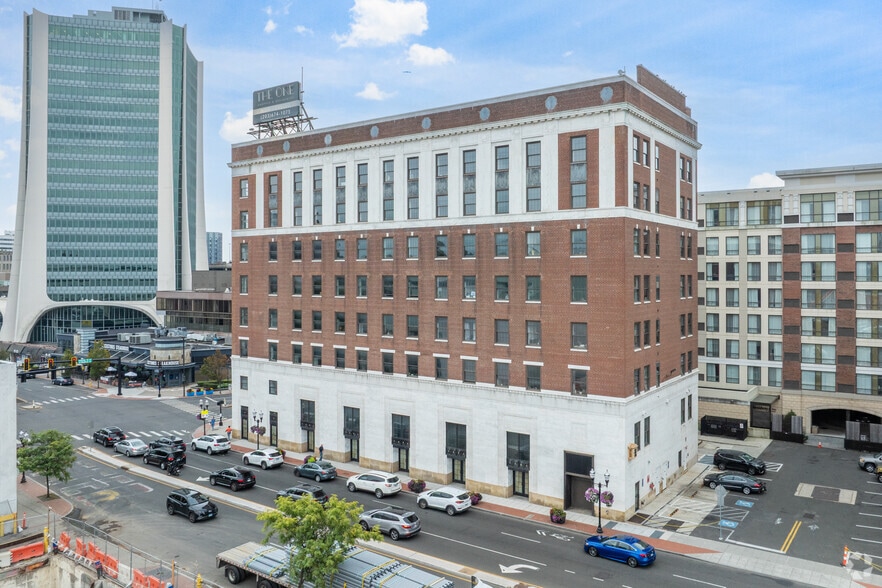 1 Atlantic St, Stamford, CT for lease - Primary Photo - Image 1 of 9