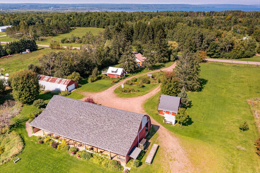 60445 E Summit Rd W, Ashland, WI à vendre - Photo principale - Image 2 de 65