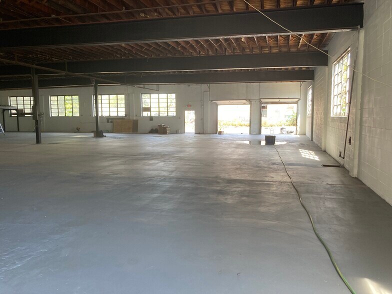 360 Dalziel Rd, Linden, NJ à louer - Photo du bâtiment - Image 3 de 3