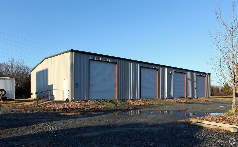 4760 S Main St, Winston-Salem, NC for sale - Primary Photo - Image 1 of 3