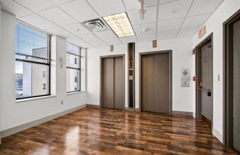 109 Capitol St, Charleston, WV à louer Photo du bâtiment- Image 2 de 14