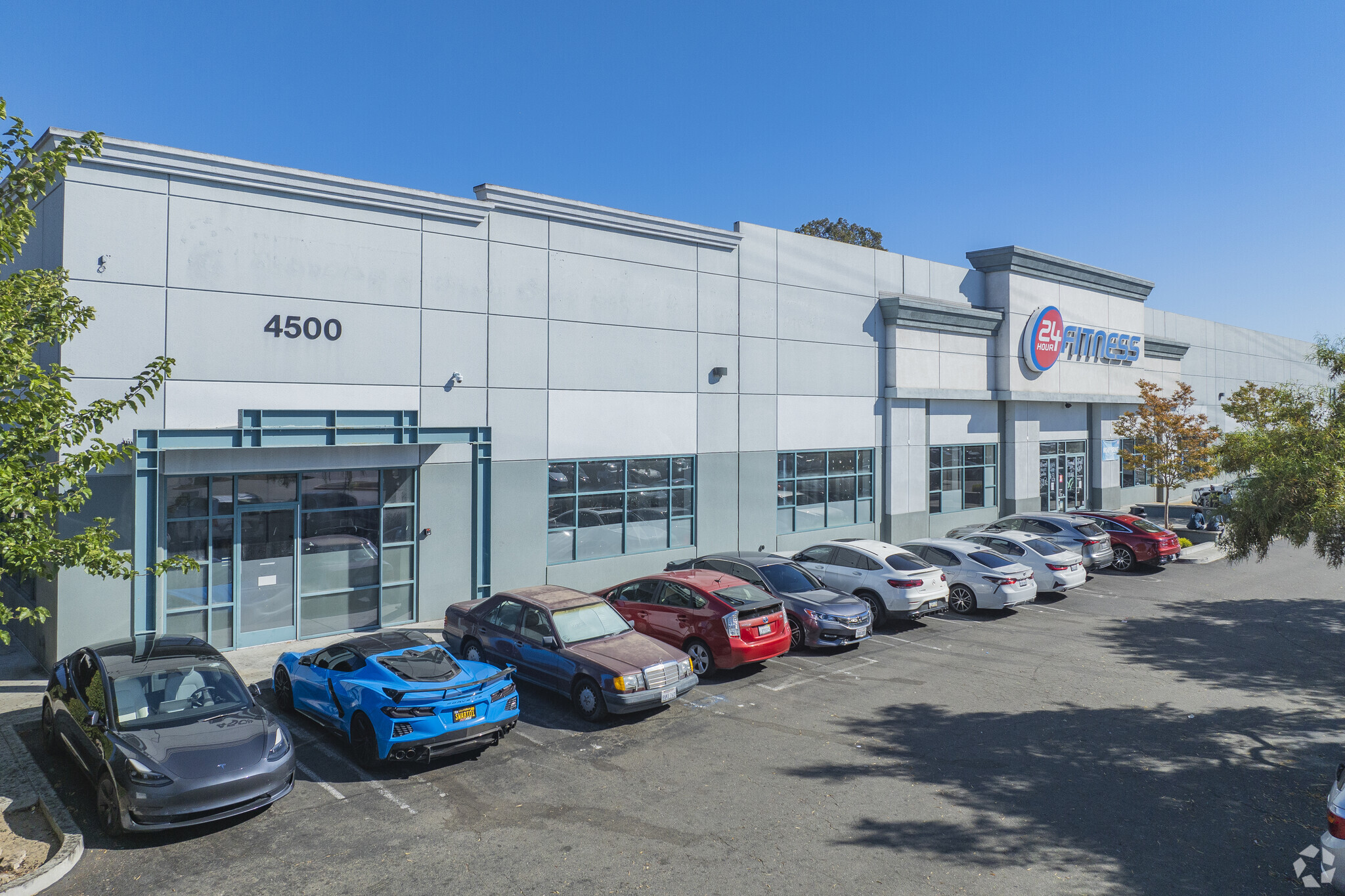4500 Auto Mall Pky, Fremont, CA à louer Photo principale- Image 1 de 6