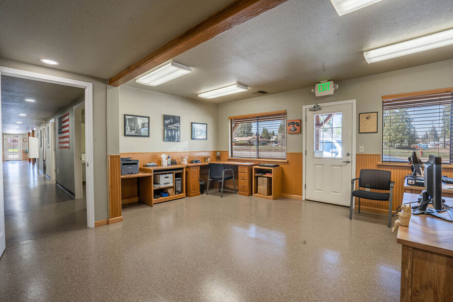 324 Birch St, Westwood, CA for sale - Interior Photo - Image 3 of 22