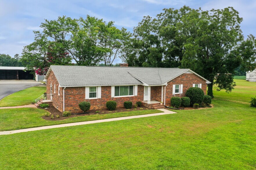 79 Gardys Mill Rd, Callao, VA à vendre - Photo principale - Image 1 de 22