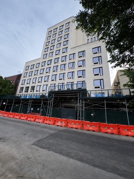 2100 Union St, Brooklyn, NY for lease - Building Photo - Image 1 of 4