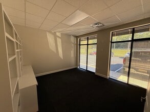 1661 Shug Jordan Pky, Auburn, AL for lease Interior Photo- Image 2 of 4