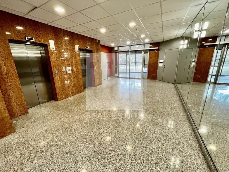149 Boulevard De La Bataille De Stalingrad, Villeurbanne for lease - Lobby - Image 2 of 12