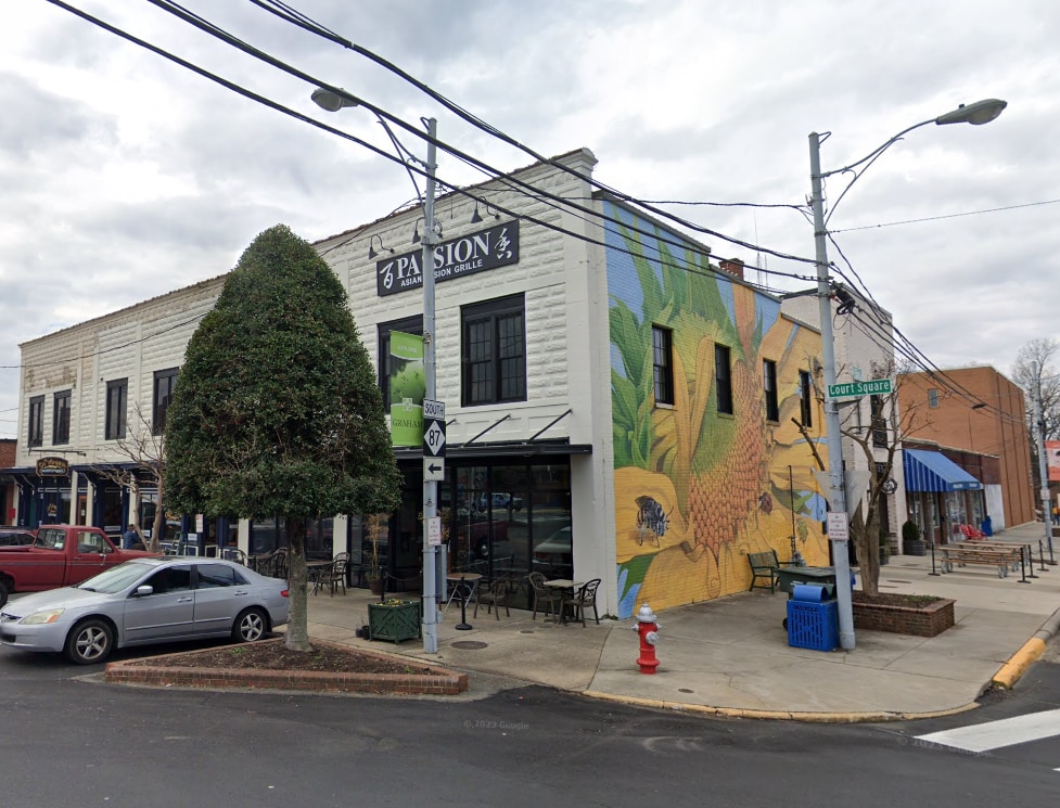 102 W Elm St, Graham, NC for lease Primary Photo- Image 1 of 2