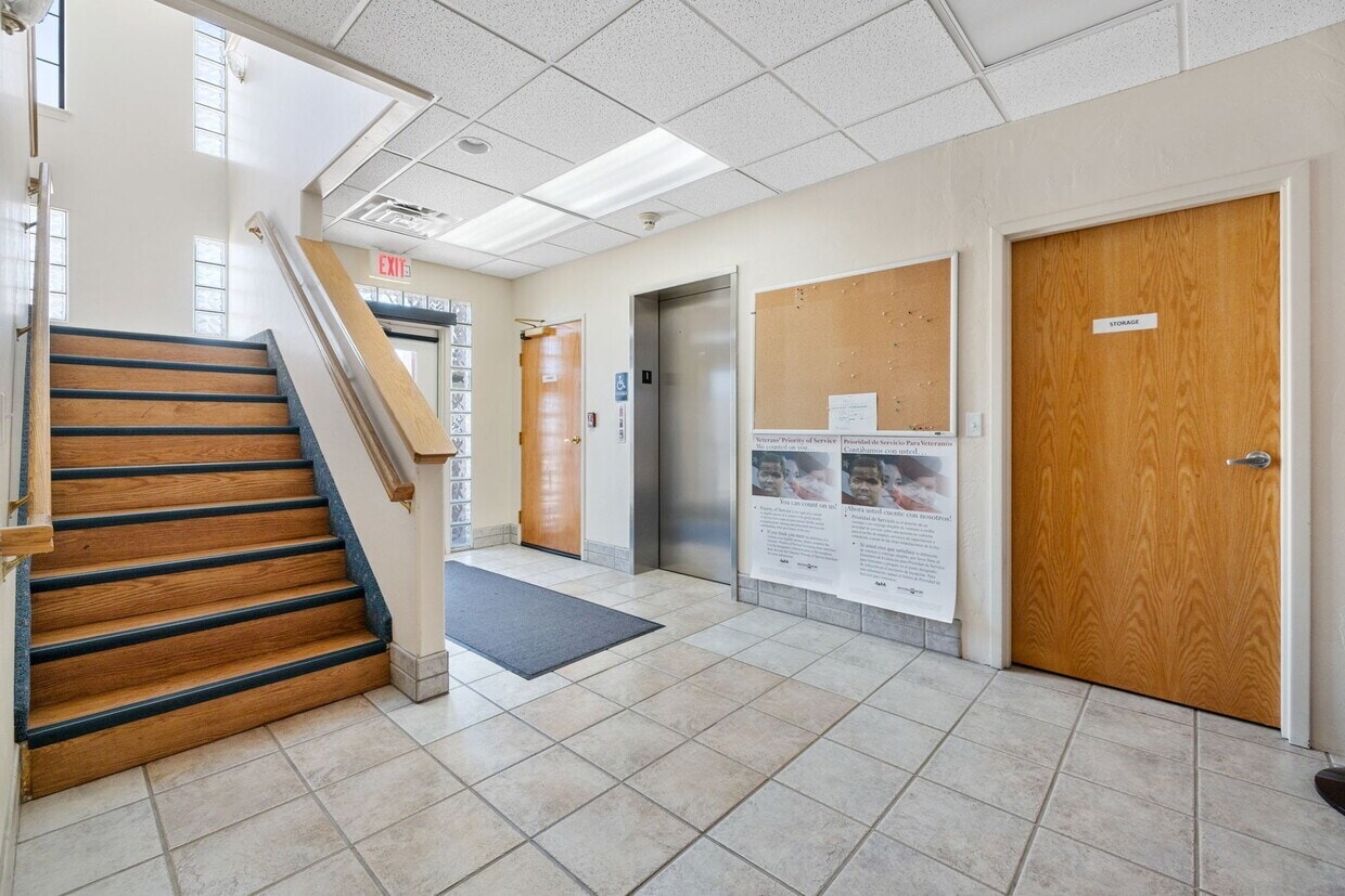 221 N Marina St, Prescott, AZ for lease Interior Photo- Image 1 of 6