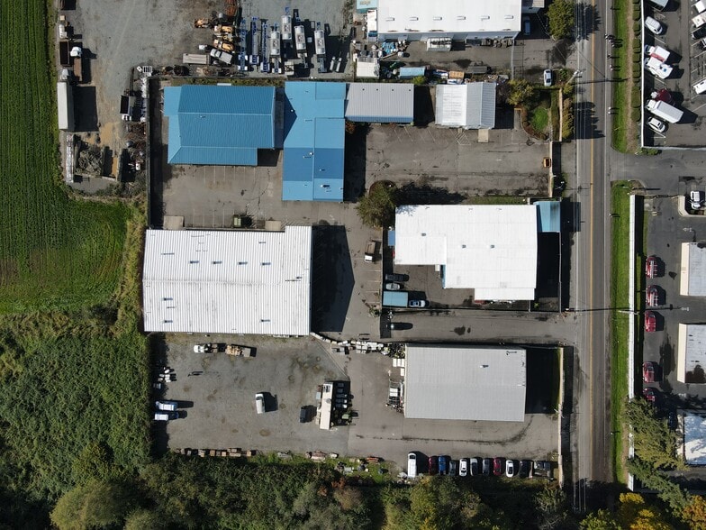 228th Manufacturing Campus portfolio of 2 properties for sale on LoopNet.ca - Building Photo - Image 3 of 4