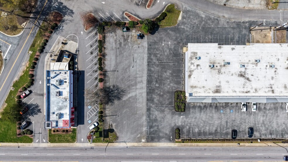 2703 N Main St, Anderson, SC for lease - Building Photo - Image 3 of 3