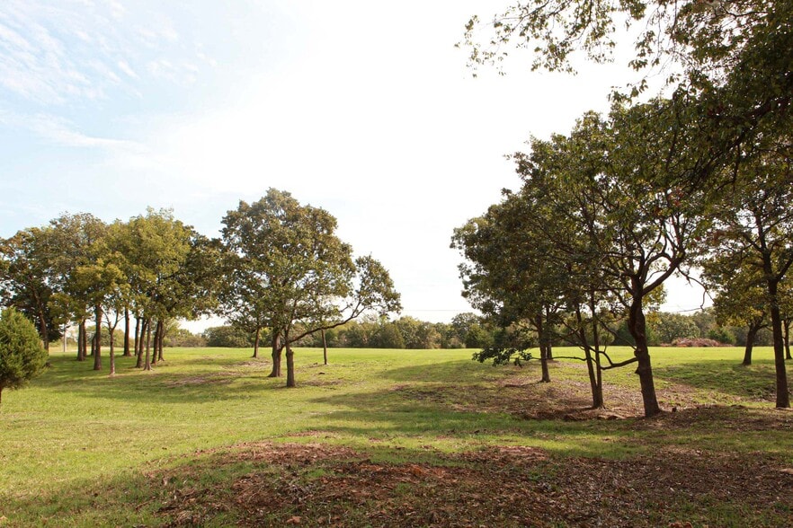 1425 N 53rd W Ave, Tulsa, OK à vendre - Photo du bâtiment - Image 2 de 40