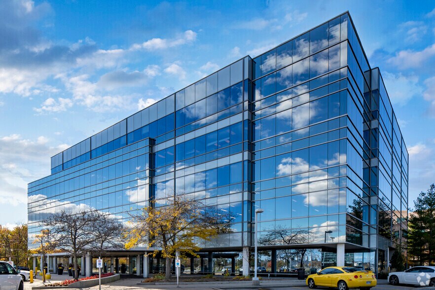 5060 Spectrum Way, Mississauga, ON à louer - Photo du bâtiment - Image 2 de 13