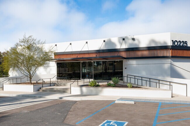 Plus de détails pour 10225 Willow Creek Rd, San Diego, CA - Flex à vendre