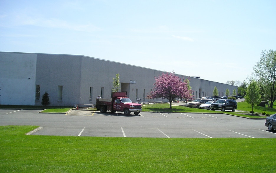 17-39 Leslie Ct, Whippany, NJ à louer - Photo du bâtiment - Image 3 de 8