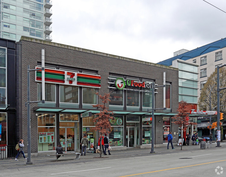 982-988 Granville St, Vancouver, BC for lease - Building Photo - Image 2 of 3