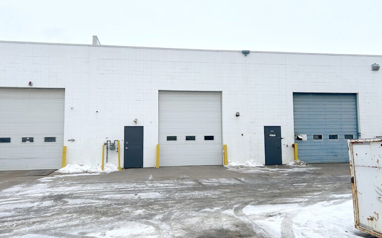 9343-9357 45 Av NW, Edmonton, AB à louer Photo du bâtiment- Image 1 de 4