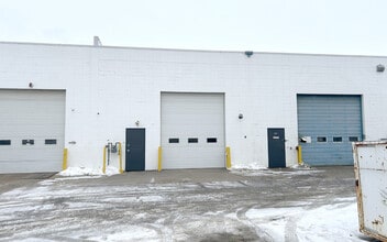 9343-9357 45 Av NW, Edmonton, AB à louer Photo du bâtiment- Image 1 de 4