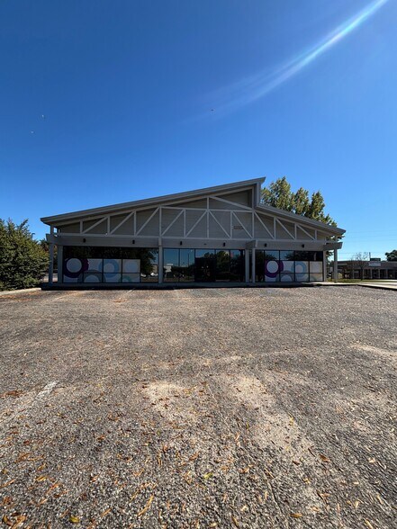 200 Buyers Dr, Dothan, AL à louer - Photo du bâtiment - Image 3 de 4