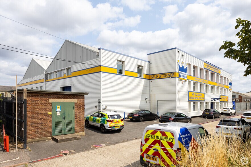 599-613 Princes Rd, Dartford à louer - Photo du bâtiment - Image 2 de 4