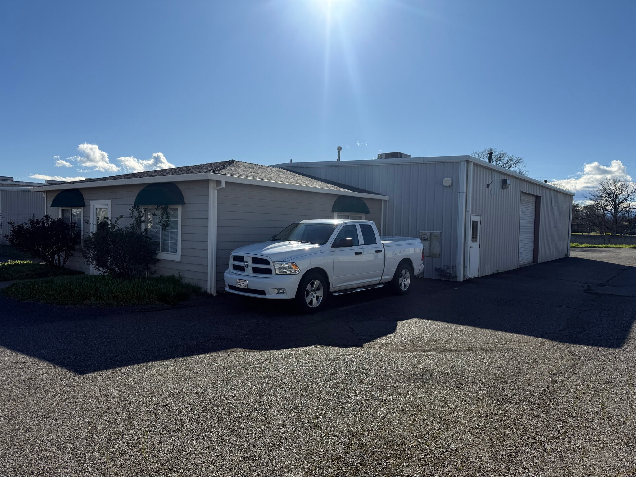 20260 Skypark Dr, Redding, CA for lease Primary Photo- Image 1 of 4