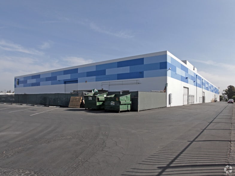 3131 S Standard Ave, Santa Ana, CA for lease - Building Photo - Image 2 of 4
