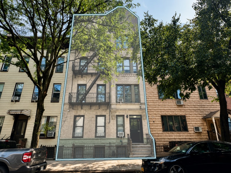 168 India St, Brooklyn, NY for sale - Building Photo - Image 1 of 3