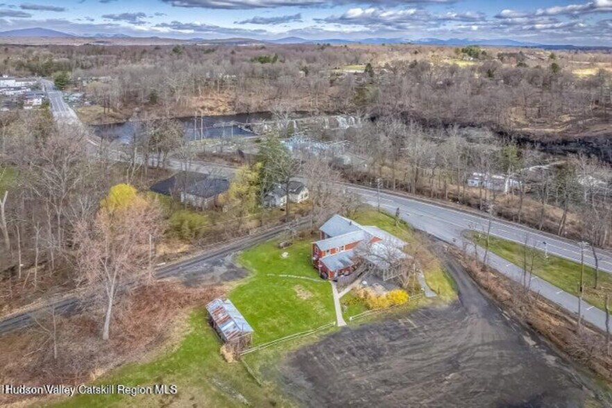 155 Main St, High Falls, NY à vendre - Photo du bâtiment - Image 2 de 44