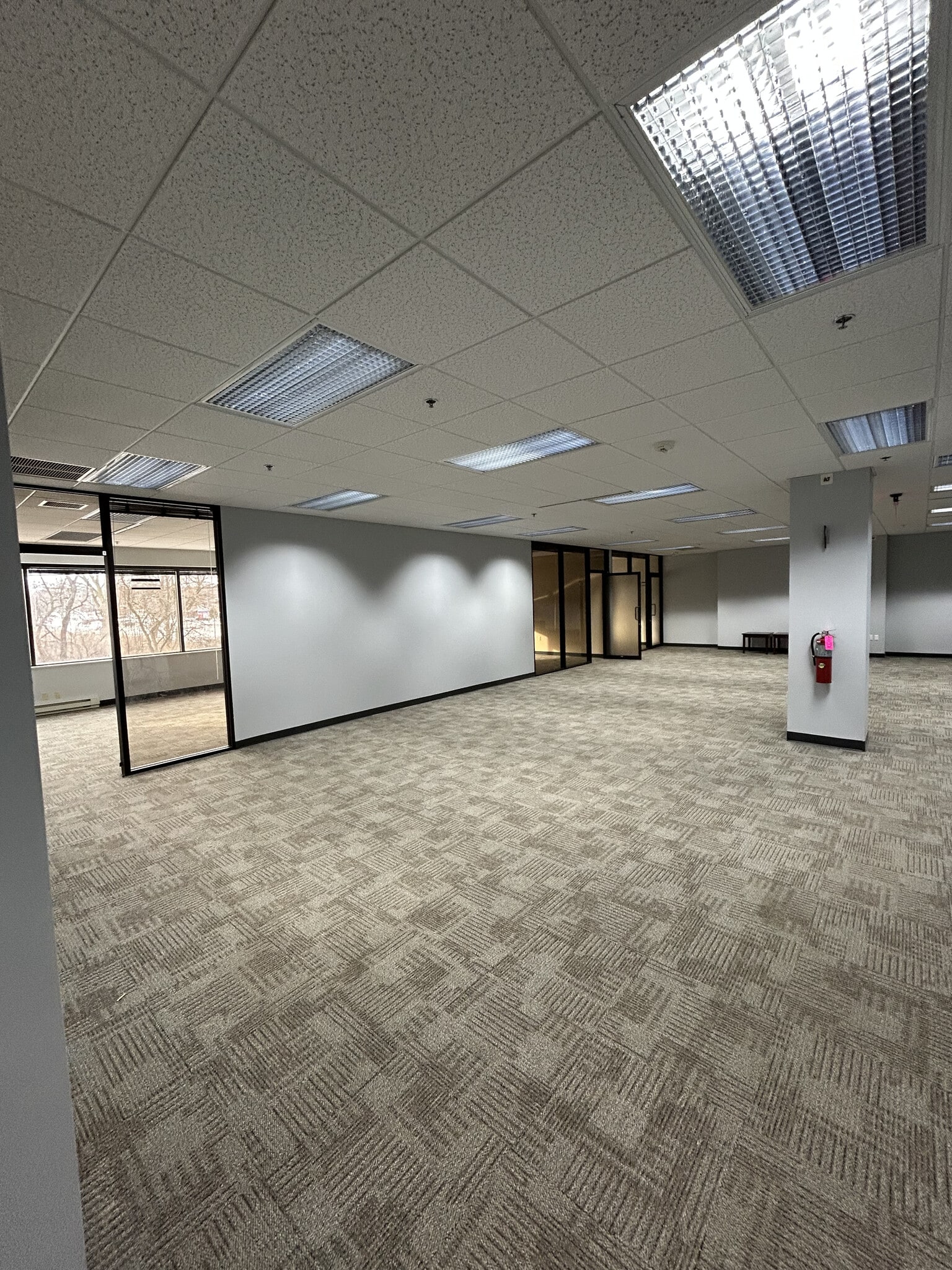 2607 N Grandview Blvd, Waukesha, WI à louer Photo intérieure- Image 1 de 5