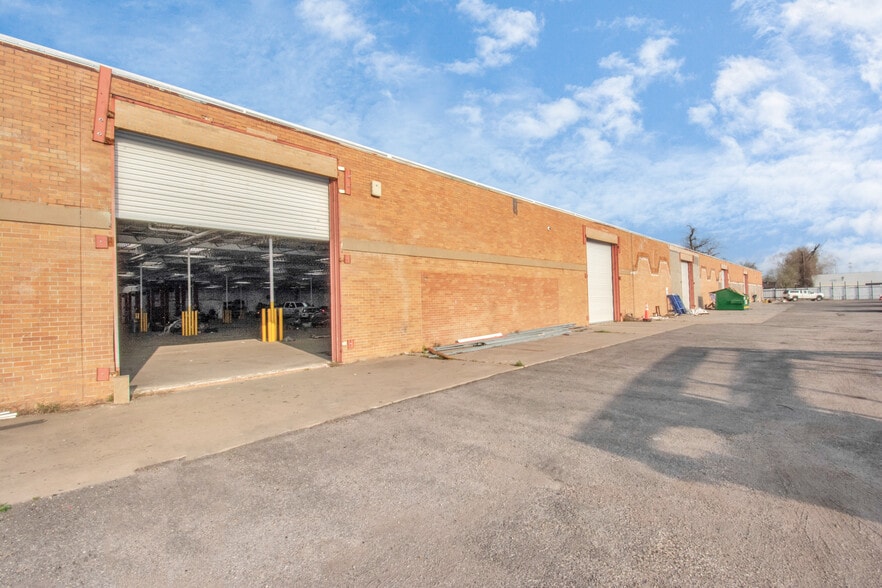 9001 Jensen Dr, Houston, TX for sale - Building Photo - Image 3 of 12