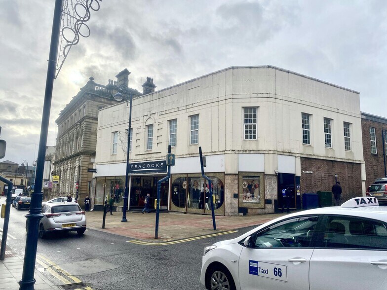 2-12 Market Pl, Dewsbury à louer - Photo du bâtiment - Image 1 de 13