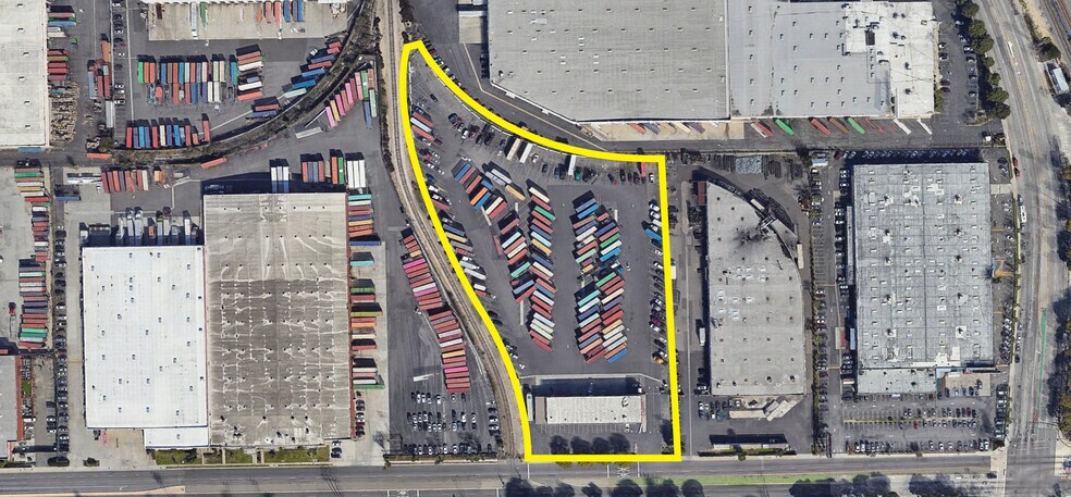 2727 E Del Amo Blvd, Compton, CA à louer - Photo principale - Image 1 de 1