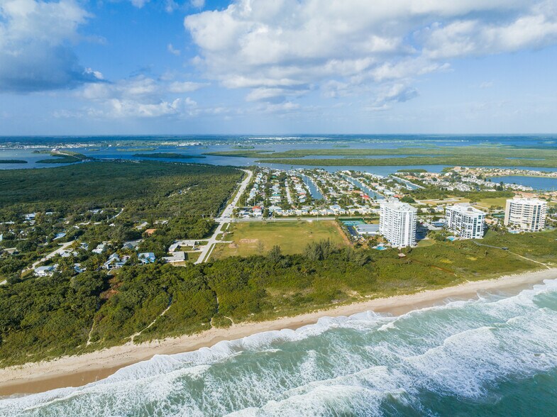 2600 N Highway A1A, Hutchinson Island, FL à vendre - Photo du bâtiment - Image 3 de 27