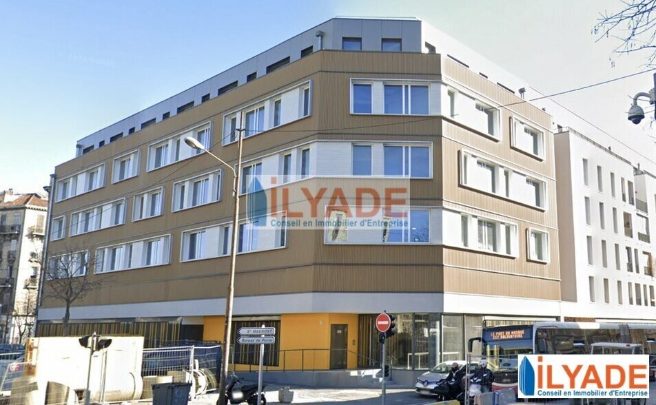 10 Place Bougainville, Marseille à louer - Photo du bâtiment - Image 1 de 7