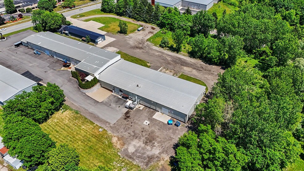 2758 3 Mile Rd, Grand Rapids, MI for sale - Building Photo - Image 3 of 14