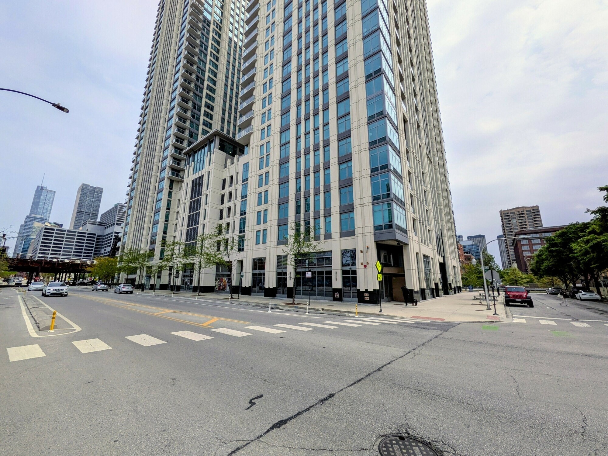 555 W Kinzie St, Chicago, IL for lease Building Photo- Image 1 of 5