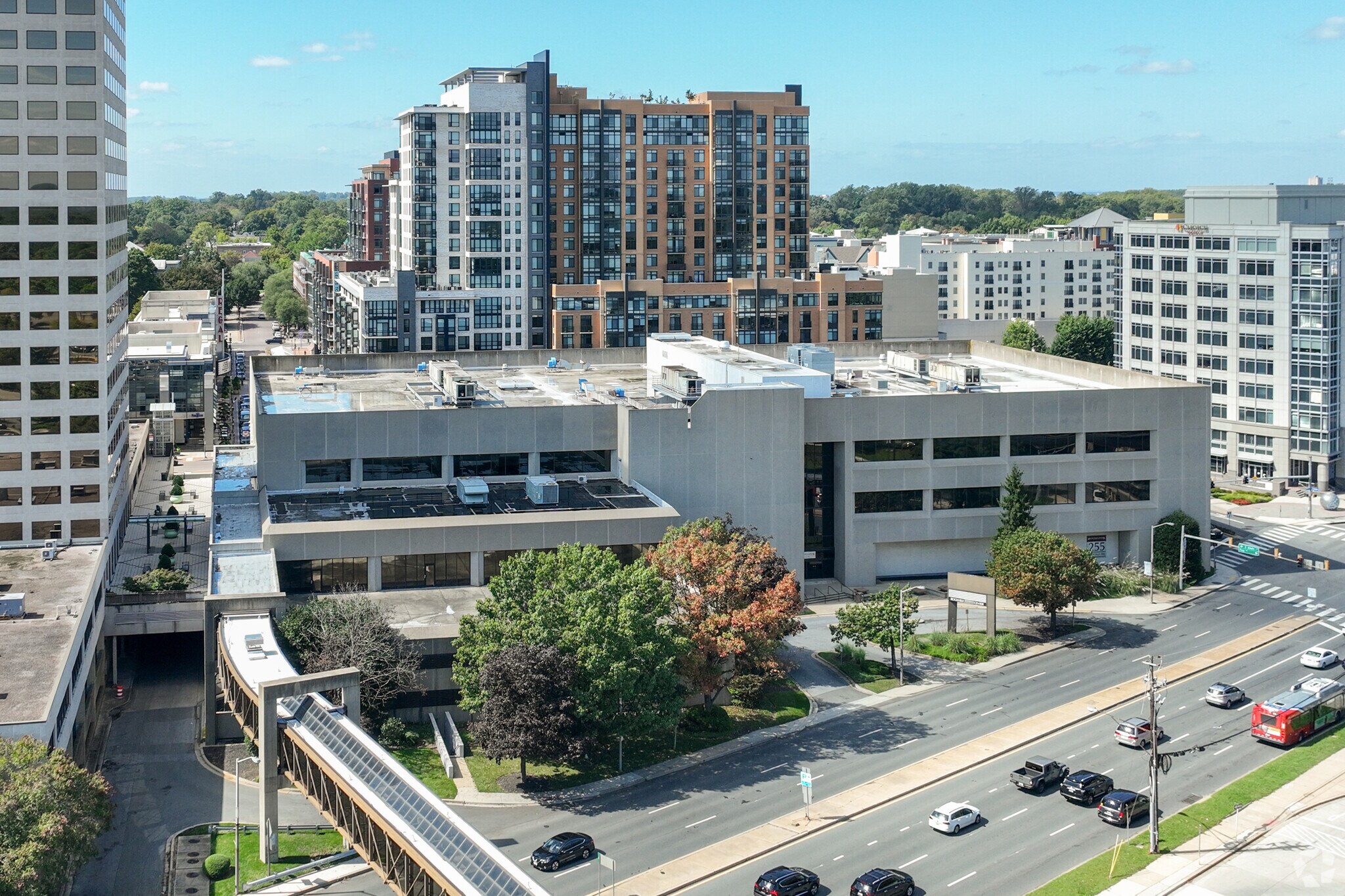 255 Rockville Pike, Rockville, MD à louer Photo du bâtiment- Image 1 de 43