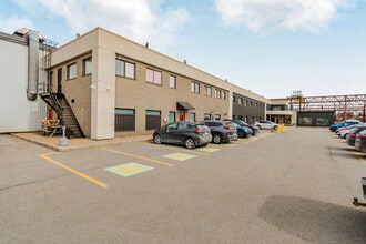 807 Rue Marshall, Laval, QC à louer Photo du bâtiment- Image 1 de 5