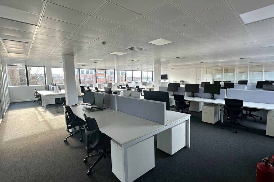 3 Queens Rd, Reading for lease - Building Photo - Image 2 of 7