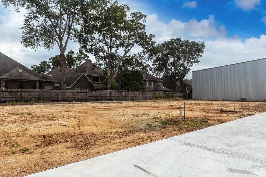 22131 Rothwood Rd, Spring, TX à vendre - Photo principale - Image 1 de 4