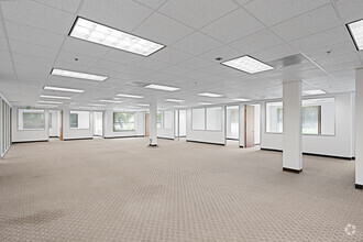 28632 Roadside Dr, Agoura Hills, CA à louer Photo intérieure- Image 2 de 5