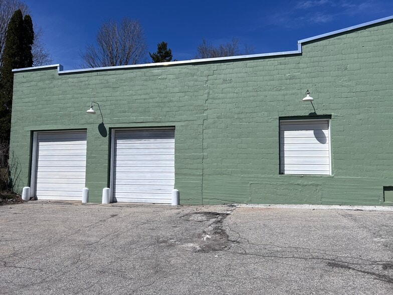 7 Pine St, Rutland, VT for lease - Building Photo - Image 2 of 5