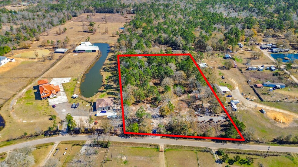 14187 Tommy Smith Rd, Conroe, TX à vendre - Photo du bâtiment - Image 2 de 6