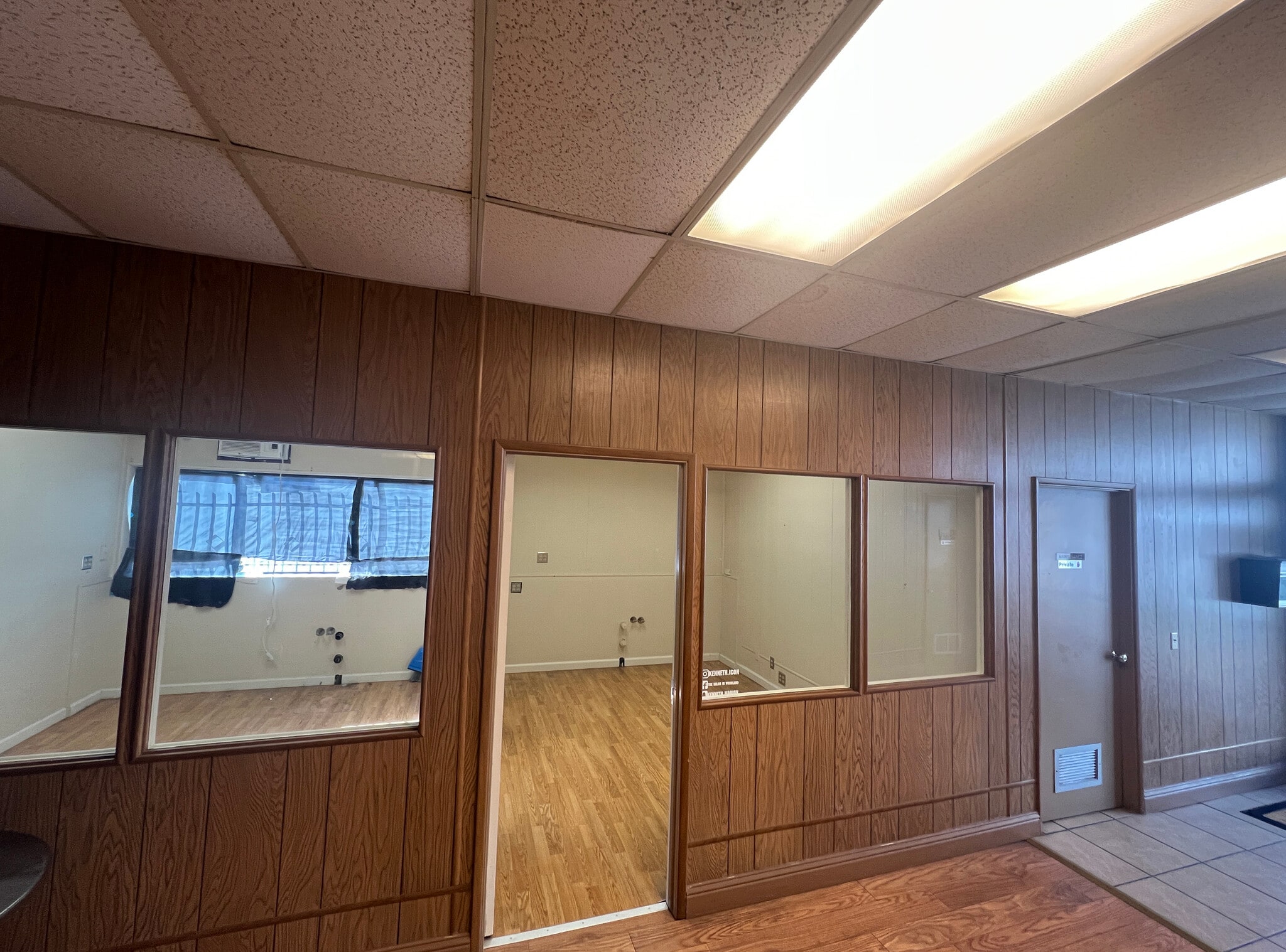 91-97 W Main St, Woodland, CA à louer Photo du bâtiment- Image 1 de 9