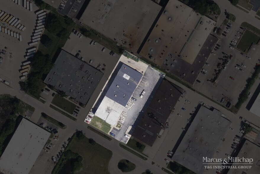 180 Shepard Ave, Wheeling, IL à vendre - Photo du bâtiment - Image 2 de 6