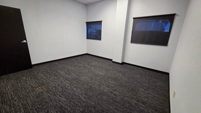 4670 Polaris Ave, Las Vegas, NV à louer Photo intérieure- Image 1 de 1