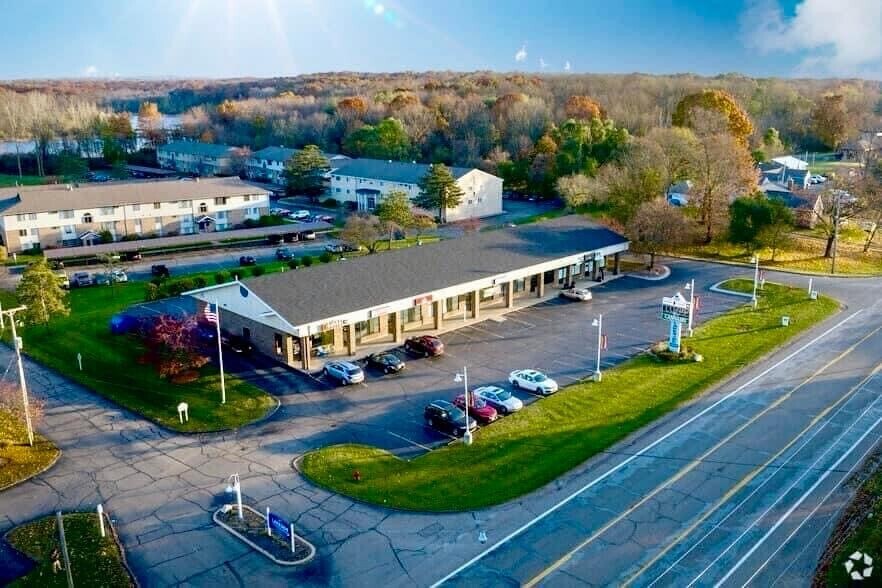 1125 E Michigan Ave, Battle Creek, MI à louer - Aérien - Image 2 de 12