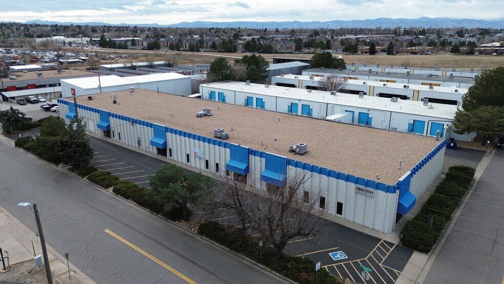 2075 S Valentia St, Denver, CO à vendre - Photo du bâtiment - Image 1 de 15